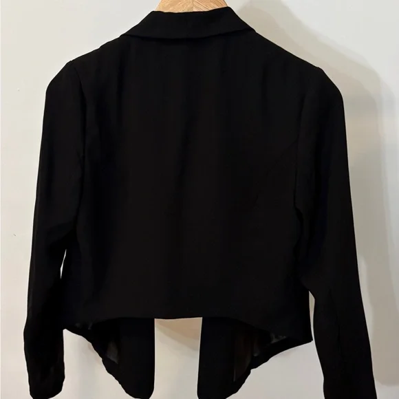 SWS Women's Elegant Black Blazer - Picture 2 of 3